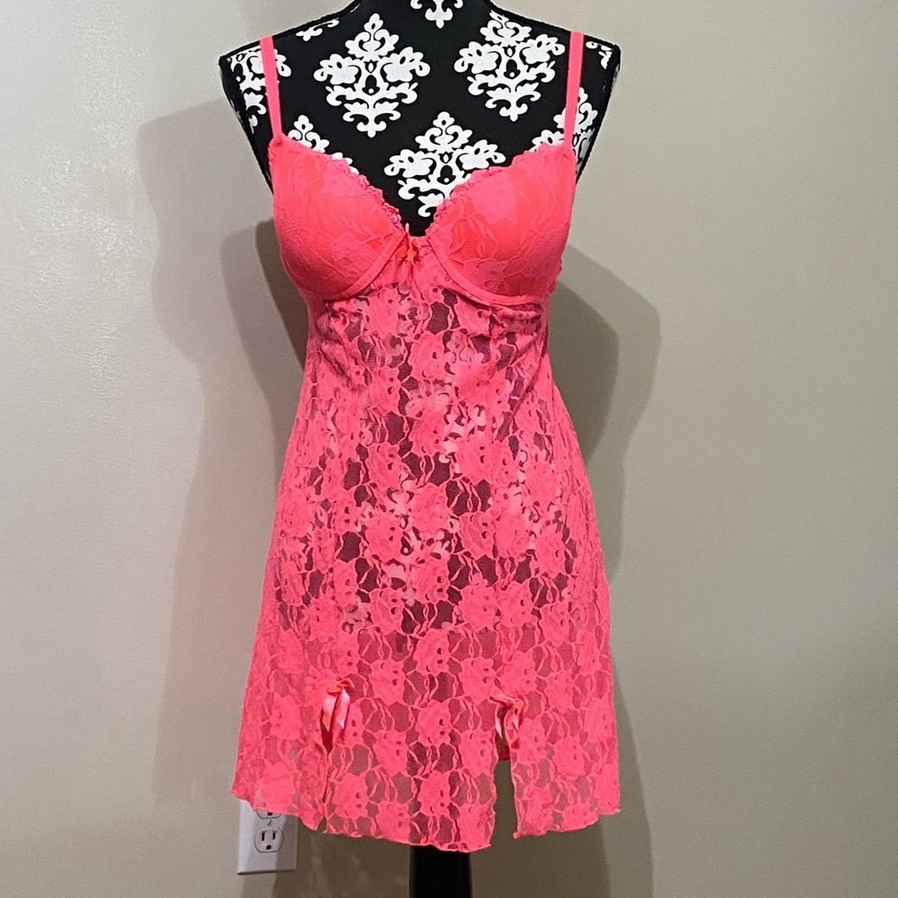 Smart and sexy lingerie, 36c, bright coral lace